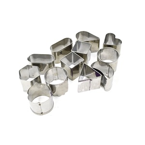 Outils de cuisson en acier inoxydable en métal personnalisés de haute qualité avec des formes carrées de coeur de fleur - Product Image 5