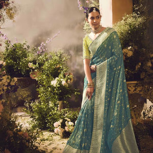 Sari en soie Banarasi Zari de créateur, tissu doux, bordure brodée, style pakistanais de haute qualité, pour mariage et fêtes, pour femmes - Product Image 1