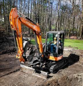 Miniexcavadora Hitachi ZX35U-5N de 3.5 Toneladas, Excavadora Hidráulica Compacta para Obras de Construcción, Precio de Fábrica, Gran Venta, Disponible Ahora - Product Image 2