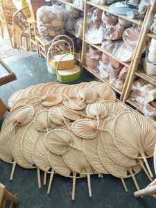 Ventilador de mano de hoja de palma Natural 100%, ventilador de mano de bambú, sostenibilidad de la naturaleza, decoración de muchos colores - Product Image 4