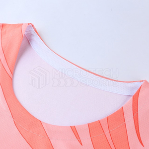 Uniforme de baloncesto deportivo para hombre con logotipo personalizado: camiseta de rendimiento de secado rápido personalizada OEM - Product Image 3