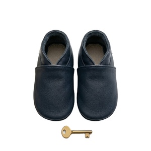 Zapatos Primeros Pasos para Bebé, Diseño con Correa de Cuero, Suela Flexible, Zapatos Cómodos para Caminar para Bebés y Niños Pequeños, Logotipo Personalizado - Product Image 1