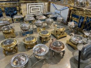 Platos de frotamiento de lujo de oro y oro rosa utilizados en hoteles y restaurantes para necesidades de catering y necesidades de exhibición en acero y latón - Product Image 6