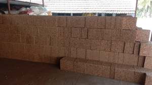 Blocs de terre compressée et de fibre de coco écologiques pour la culture horticole et hydroponique - Product Image 2