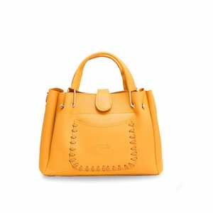 Bolso de brazo formal amarillo P53395 Bolso elegante para uso diurno o nocturno - Product Image 3