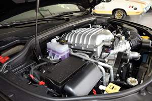 Durango SRT Hellcat 2021 ~200 Millas, Motor V8 Supercargado de 710 HP, Negro - Product Image 2