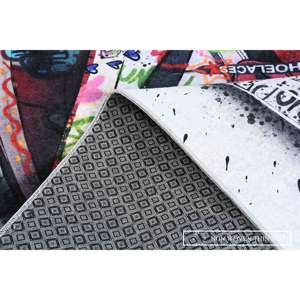 Alfombra Impresa en 3D con Diseño de Graffiti - Diseño Único de Amor en Zapatos, Alfombra de Terciopelo - Product Image 4