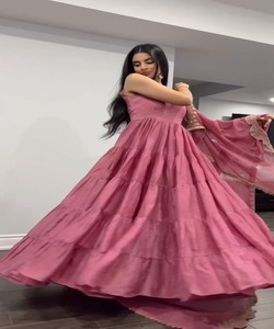 ชุดสูทคาราราสำหรับผู้หญิงมุสลิมสไตล์บูติคแบบแยกสไตล์บูติคผ้าไหมชุดเย็บติดสนามหญ้าชุดปาร์ตี้แต่งงาน Eid เสื้อผ้าอิสลาม - Product Image 4