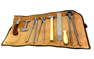 OFERTA IMPERDIBLE Kit de Herramientas de Herrador GORAYA para Caballos, Cuidado Equino, Cuchilla y Tenazas para Pezuñas, Acero Inoxidable Manual, Aprobado por CE ISO - Product Image 2