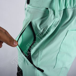 Los últimos pantalones de nieve verde menta de moda de gran tamaño, pantalones de esquí impermeables aislados con cintura ajustable y diseño de rejillas de ventilación - Product Image 5