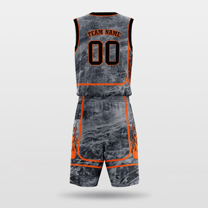Conjunto de uniforme de baloncesto de 2 piezas de alta calidad para hombre, camiseta sin mangas de diseño personalizado, chaleco texturizado por sublimación, pantalones cortos transpirables - Product Image 2