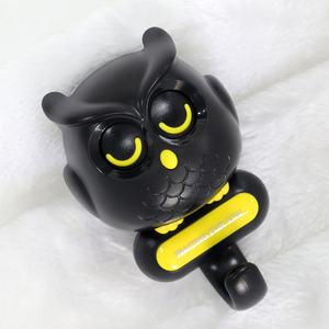 Lovely Owl Eyes Blink Hook para el gancho de suspensión Home Deco puede contener hasta 2,5 kg con pegatina para pegarse a la pared - Product Image 2