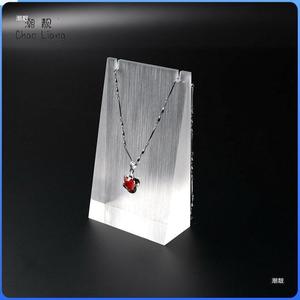 Expositor de Collares de Primera Calidad |   Elegante Exhibidor de Joyería de Acrílico para Tiendas Minoristas, Salas de Exhibición y Mostradores - Product Image 5