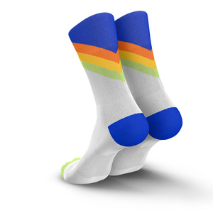 Chaussettes de course OEM Performance Crew pour enfants et jeunes, unisexe, respirantes, en maille, longue distance, amorties, antidérapantes, logo personnalisé - Product Image 2
