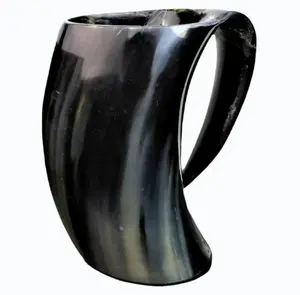 Taza de cuerno vikingo Jarra ecológica hecha a mano pulida taza nórdica para beber con grabado regalo de novio para cerveza o cerveza - Product Image 3