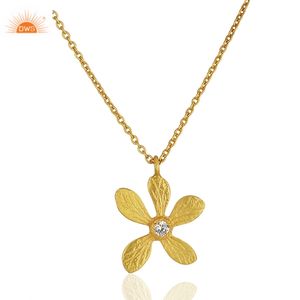 Collar con colgante de cadena de flores de circonita cúbica Natural de último diseño para mujer, fabricante de joyería personalizada y de moda - Product Image 1