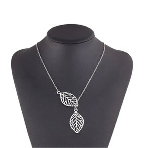 Collar Delysia King Leaf, Cadena de Clavícula con Doble Hoja, Aleación Chapada en Oro y Titanio, Cadena de Caja Moderna para Regalo - Product Image 6