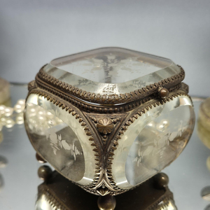 Boîte de rangement en verre biseauté fini Antique en laiton taille personnalisée pour la maison bijoux accessoires de maquillage boîte à bibelots boîte à bordure en laiton - Product Image 3