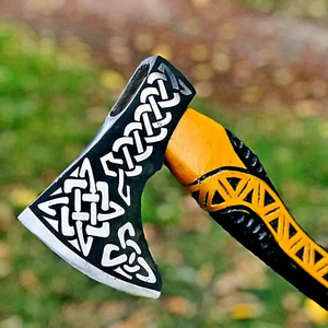 Hache viking artisanale avec manche en bois de frêne gravé et fourreau en cuir avec gravure sur la tête - Product Image 3