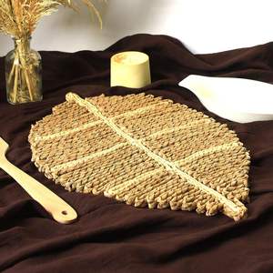 <b>White</b> Natural Corn Husk Leaf Shaped Woven Braided Non Slip <b>Placemat</b> - Product Image 3
