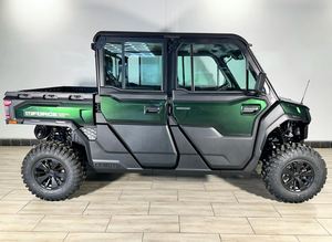 Encuentre vehículos utilitarios Uforce U10 XL con motor CF duradero, que ofrecen 71 caballos de fuerza y un cabrestante frontal sintético de 4500 lb. - Product Image 6
