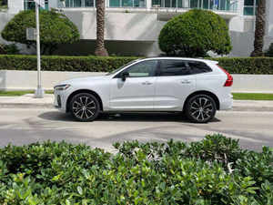 USADO, XC60 B5 Plus 2023, Tema Oscuro, Volante a la Izquierda, Bajo Kilometraje, Transmisión Automática, Asientos de Cuero - Product Image 4