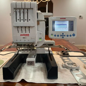 Prix d'usine pour la machine à broder Janome MB-4 commerciale à 4 aiguilles - Product Image 1