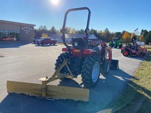 Nouveau tracteur compact Massey Ferguson 1532 – 32 CV, 4 roues motrices, diesel, prise de force (PTO) - Product Image 5