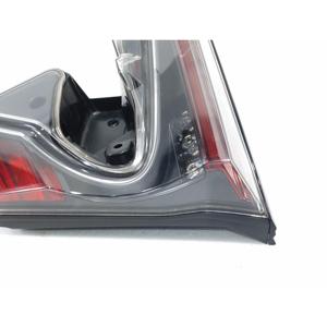 FEU STOP ARRIÈRE DROIT INTEGRÉ À LA PORTE TOYOTA C-HR Hybride 81580-F4021 (16>23) - Product Image 5