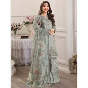 Collection Mohagani 3 pièces en mousseline de soie, chemise imprimée et brodée pour le printemps/été avec dupatta en soie et pantalon imprimé - BIC-008 - Product Image 1