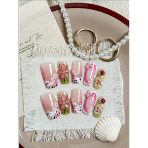 Autocollant pour ongles Petal Meadow Press-on, autocollant chic pour nail art, pour une manucure élégante - Product Image 2