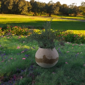 Pot de fleur élégant en papier mâché artisanal améliore l'attrait de la pièce avec une décoration intérieure durable - Product Image 1