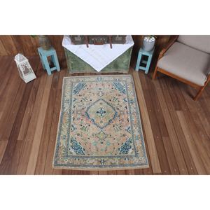 Alfombra turca vintage de 3.3x4.7 pies (100x142 cm), azul geométrica con elementos florales. - Product Image 1