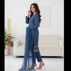 Ssumaira เสื้อปักด้วยมือพร้อมกางเกงและ Dupatta Anarkali สีดำสีเงินและสีดำ - Product Image 2