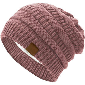 Bonnets unisexes élégants et chauds en acrylique doux Parfait pour l'hiver, mode décontractée ou marque promotionnelle - Product Image 1