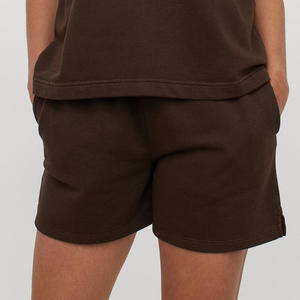 Camisa de gimnasio de diseño Popular para mujer y pantalón corto nuevo material suave de moda cómodo ligero sostenible elegante conjunto de pantalones cortos para adultos - Product Image 4