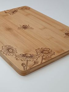 Planche à découper en bois avec couleur et tailles personnalisées pour servir et couper les légumes et les fruits - Product Image 3