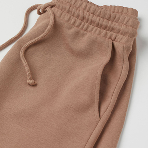 Vente en gros de vêtements d'entraînement d'été en coton respirant jogging tricoté uni fitness design short de bain motif bouton de ceinture - Product Image 4