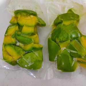 Promotion de la saison des fruits | Vente en gros d'avocat glacé 034 parfumé et doux cueilli dans le jardin - Product Image 3