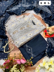 Diseñador de calidad superior Muselina viscosa de buena calidad romana con bordado Trabajo Kurti Pant y Dupatta Fabricante de Surat - Product Image 2