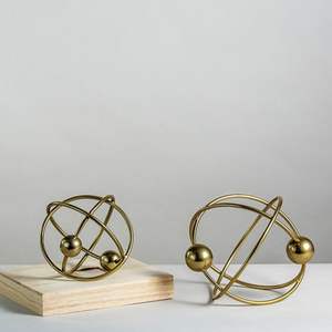 Escultura Metálica Moderna para Espacios de Vida Contemporáneos que Mejora la Decoración del Hogar con Expresión Minimalista y Artística - Product Image 6