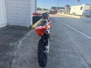 Disponible dès maintenant : Nouvelles motos 350 XCFs 2025 en stock F8275Y0 - Product Image 2