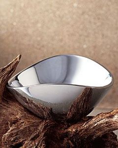 Drable stainless steel serving <b>bowl</b> for everyday use in kitchen suitable for hot soups stews <b>curries</b> or cold salads - Product Image 3