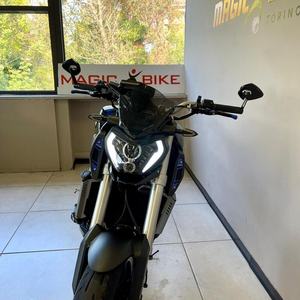 Motocicleta Deportiva Yamaha MT-09, 850cc, 115 HP, 188 kg, Más de 80 km/h - Product Image 4