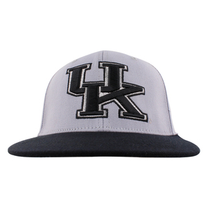 Gorra de béisbol ajustada Top Of The World Kentucky Wildcats, gris y negra, de 6 paneles, para hombre, informal, de sarga, con logo bordado - Product Image 1