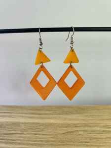 Pendientes de Resina de Diseño Hechos a Mano con Calidad de Exportación para Mujer, Uso Casual y para Fiestas, Disponibles a un Precio Razonable - Product Image 4