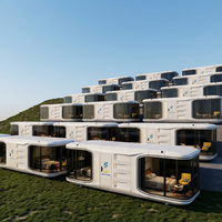 Cabine capsule en aluminium à double étage de luxe, maison modulaire à énergie solaire pour le glamping en montagne