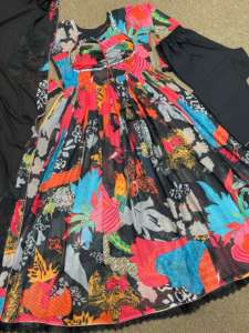 Último diseñador Hermosa Naira Cut Long Kurti Bottom Con Dupatta - Product Image 4