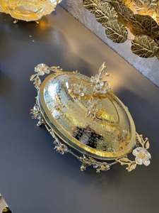 Hermoso soporte de chocolate hecho a mano en forma ovalada con soporte de chocolate pulido dorado para servir chocolate y postre - Product Image 2