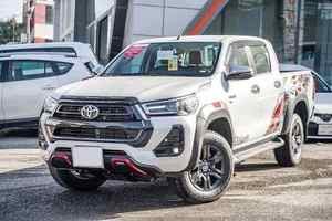 Kit TRD Hilux Wide Body 4.0L V6 A/T Essence Volant à Gauche Sièges en Cuir Caméra Arrière Phares Xénon Écran Tactile - Product Image 2